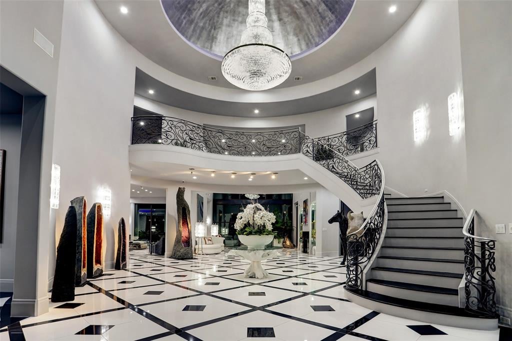 47 Grand Regency Cir