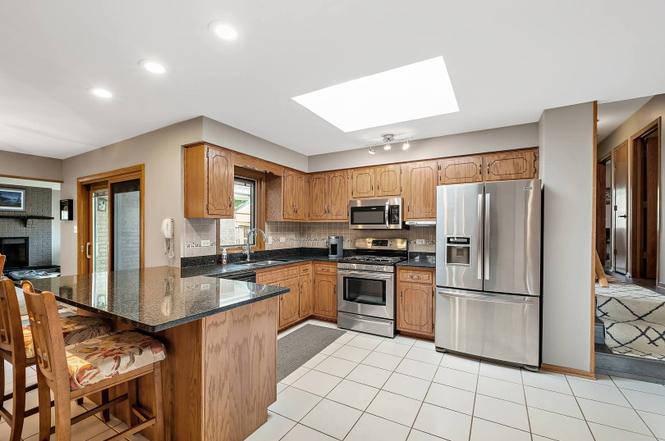 15560 New England Ave