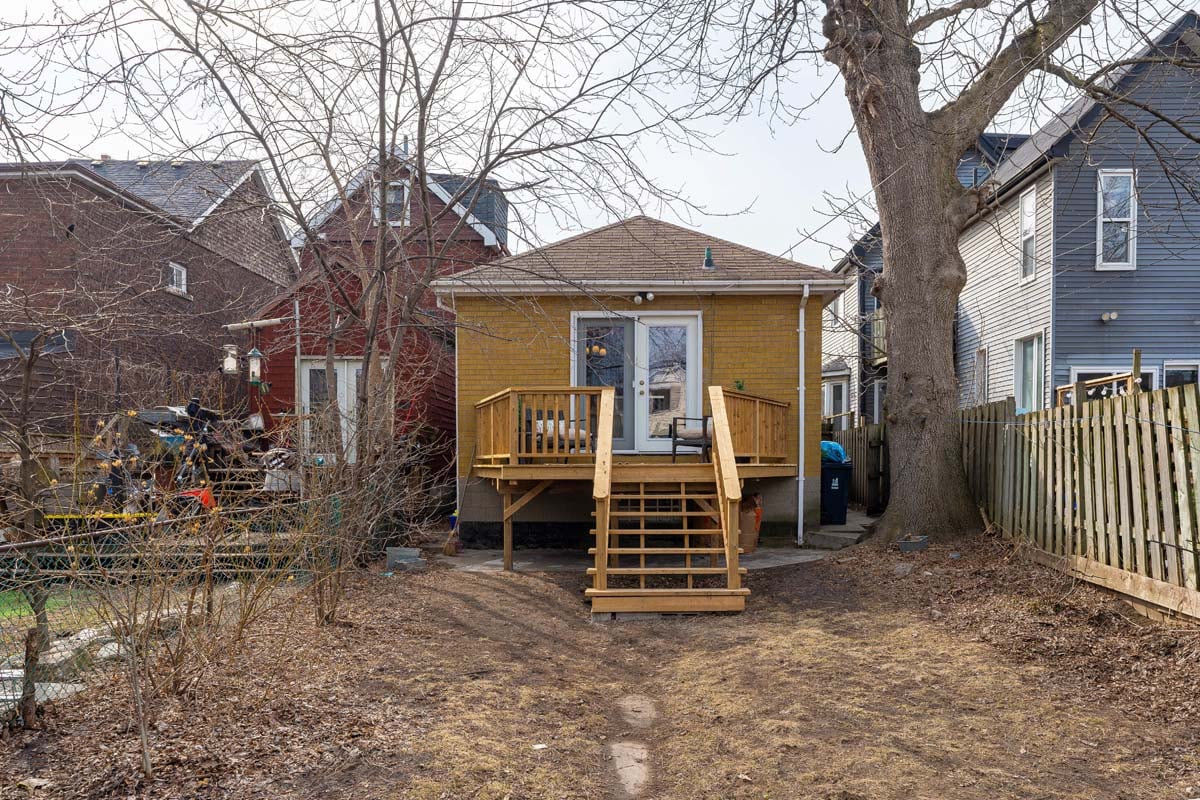 191 Leslie St