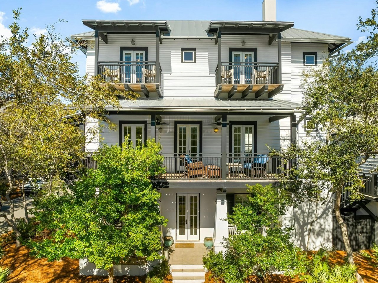 95 Rosemary Ave