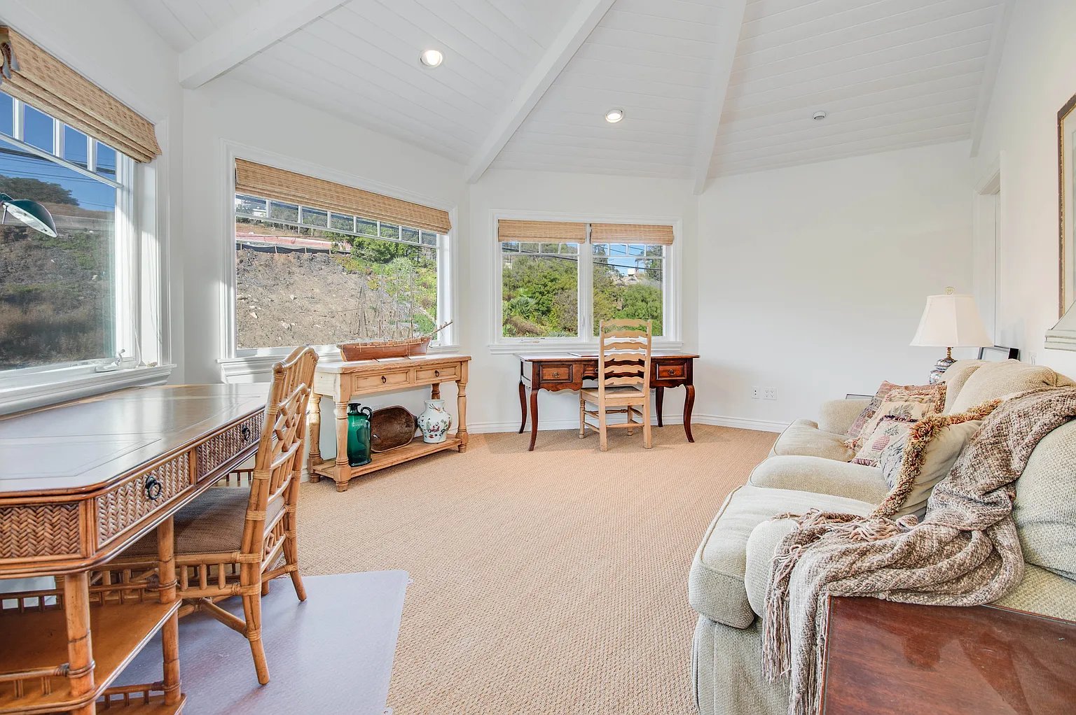  27086 Malibu Cove Colony Dr