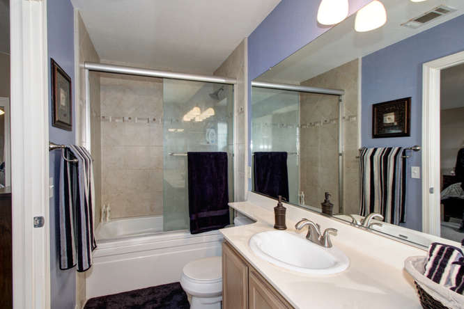 Just Listed! Well Maintained Home in Roseville!