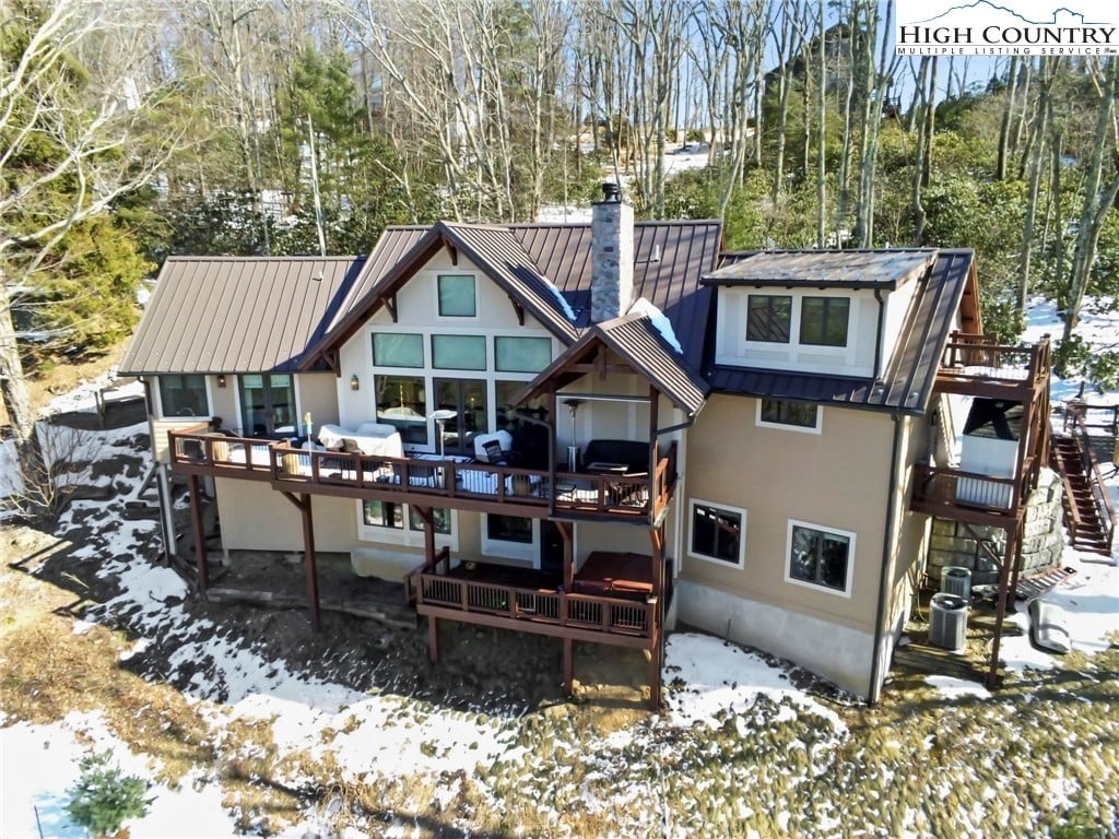 234 Forest Ln