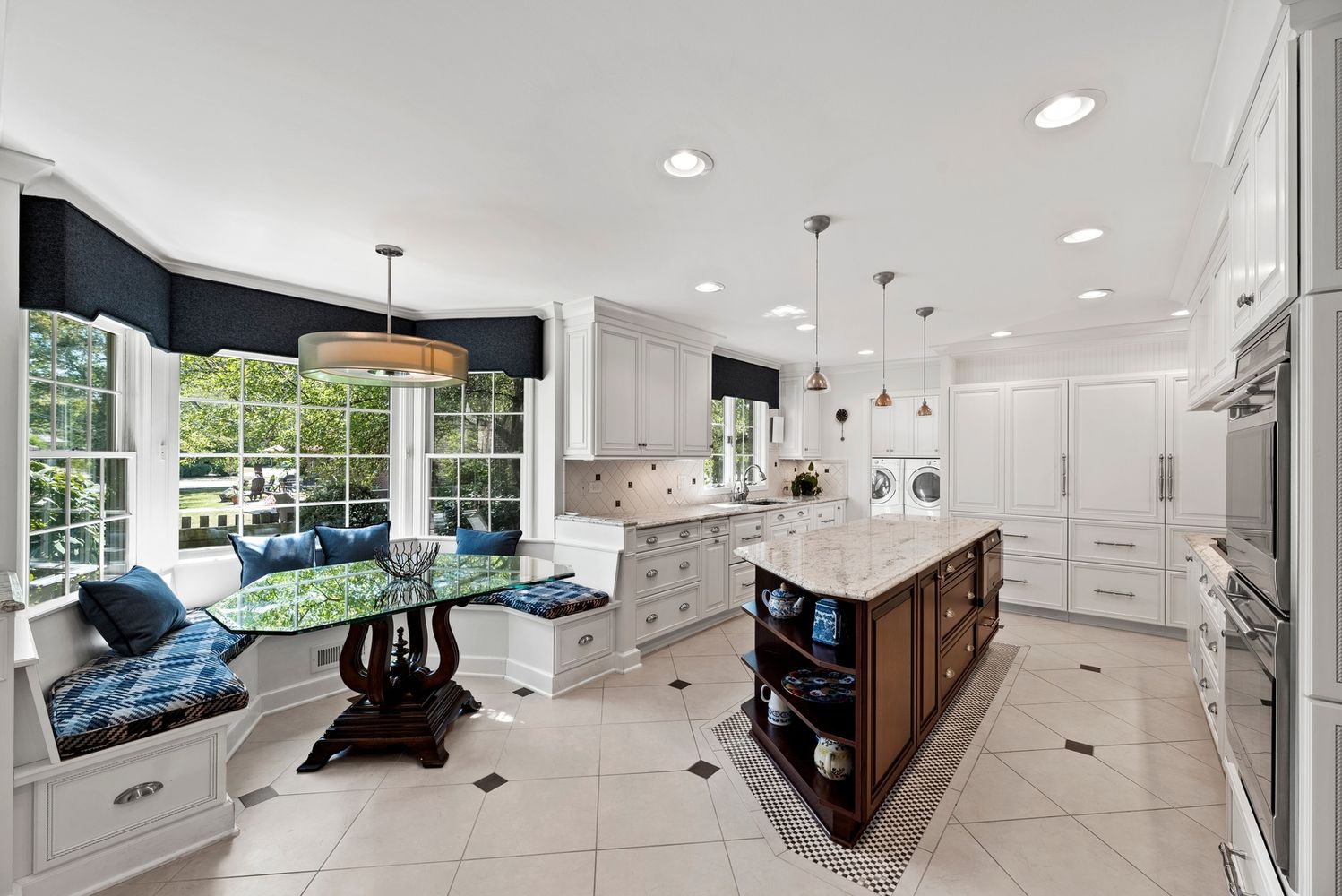 2345 Iroquois Dr