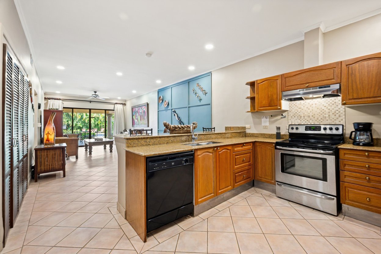 Sunrise #5 | Ground-Floor Beachside Condo with Pool Access in Tamarindo