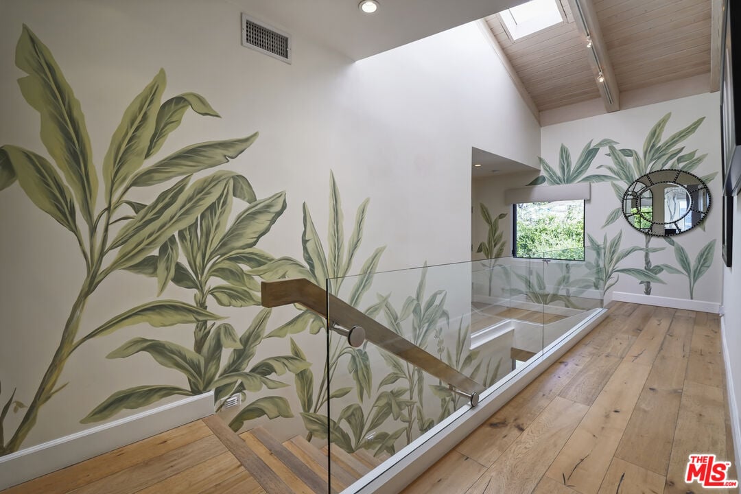 Solis Vista, Serra Rd, 90265