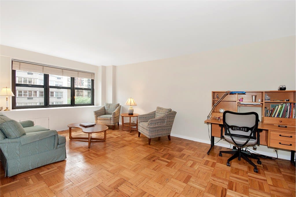 240 East 76th St, 5J