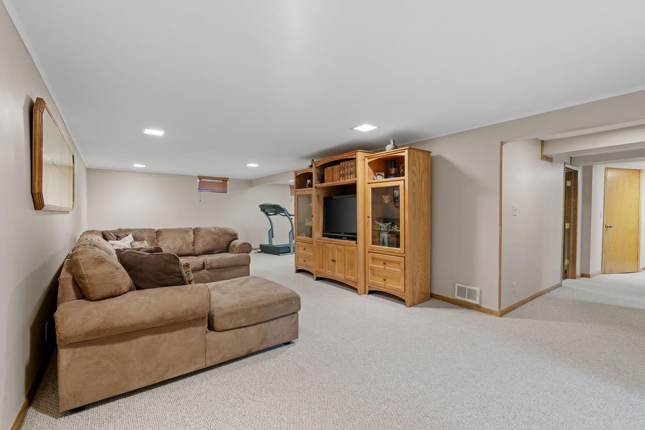 3125 Croft Dr