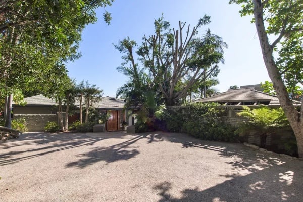 ELIZABETH TAYLOR’S OLD HOLLYWOOD ESTATE SEEKS $15.9M