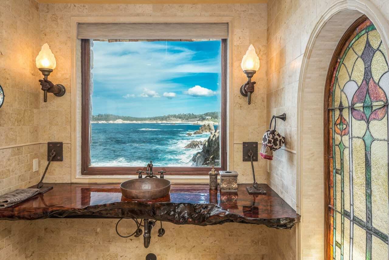 CARMEL HIGHLANDS LUXURY RENTAL - "SHIPROCK"