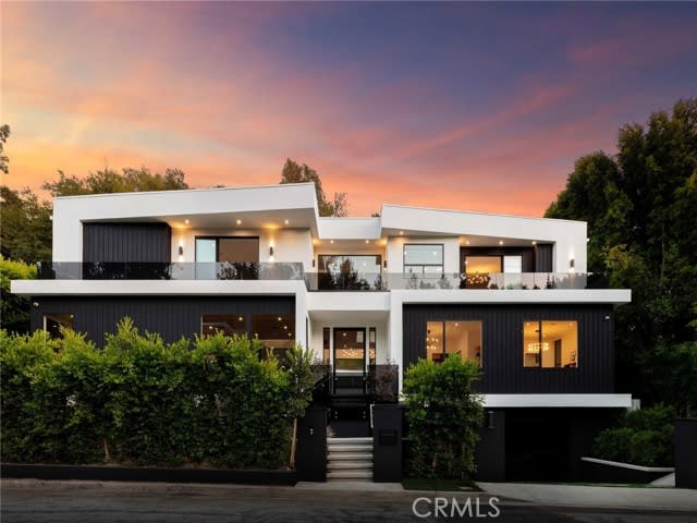 Crescent Villa