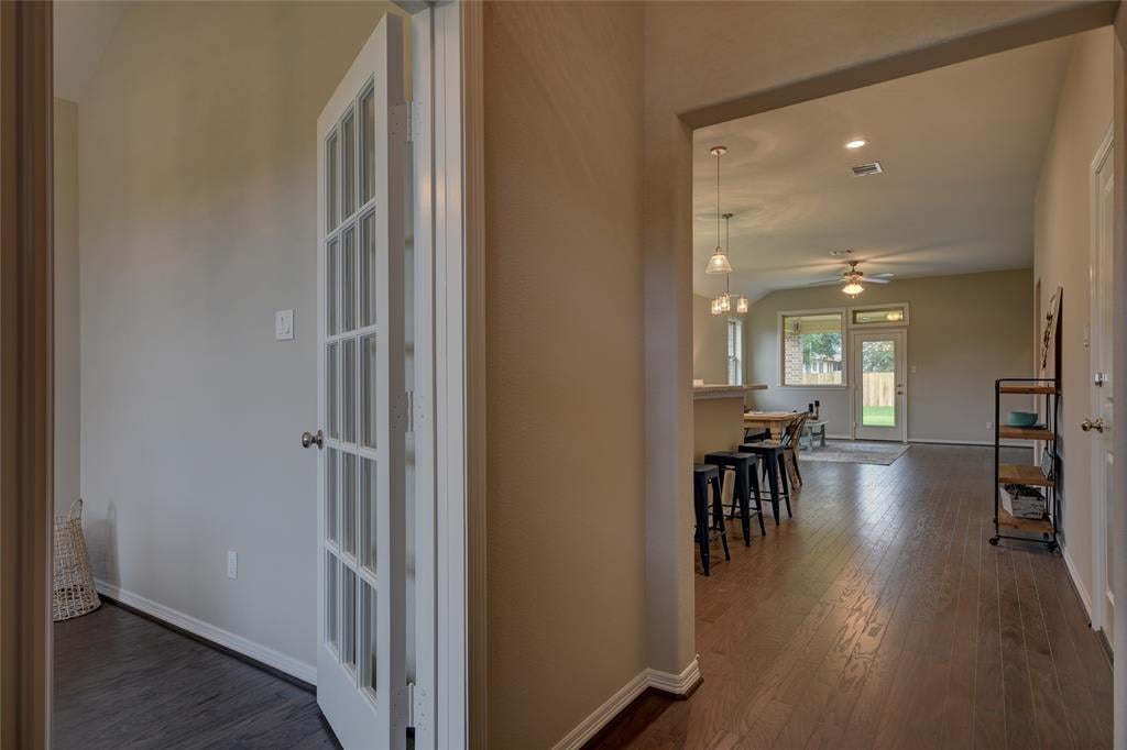 42 Briarwood Lane Bellville, Tx 77418