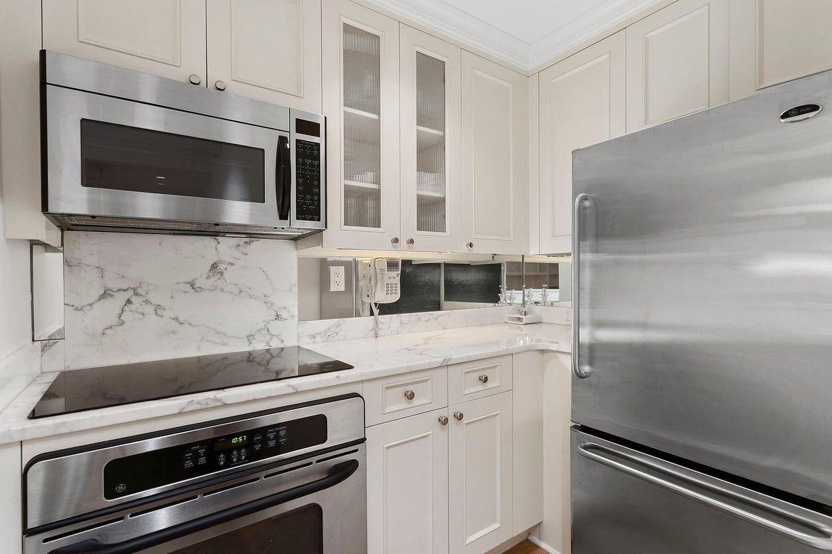 502 Park Ave, #9A