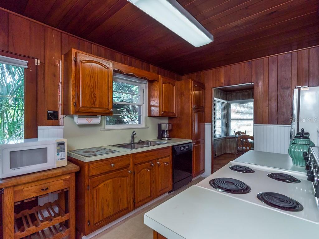 Valencia Terrace - A charming downtown cottage 