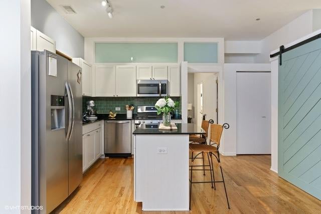 208 W Washington St #1406