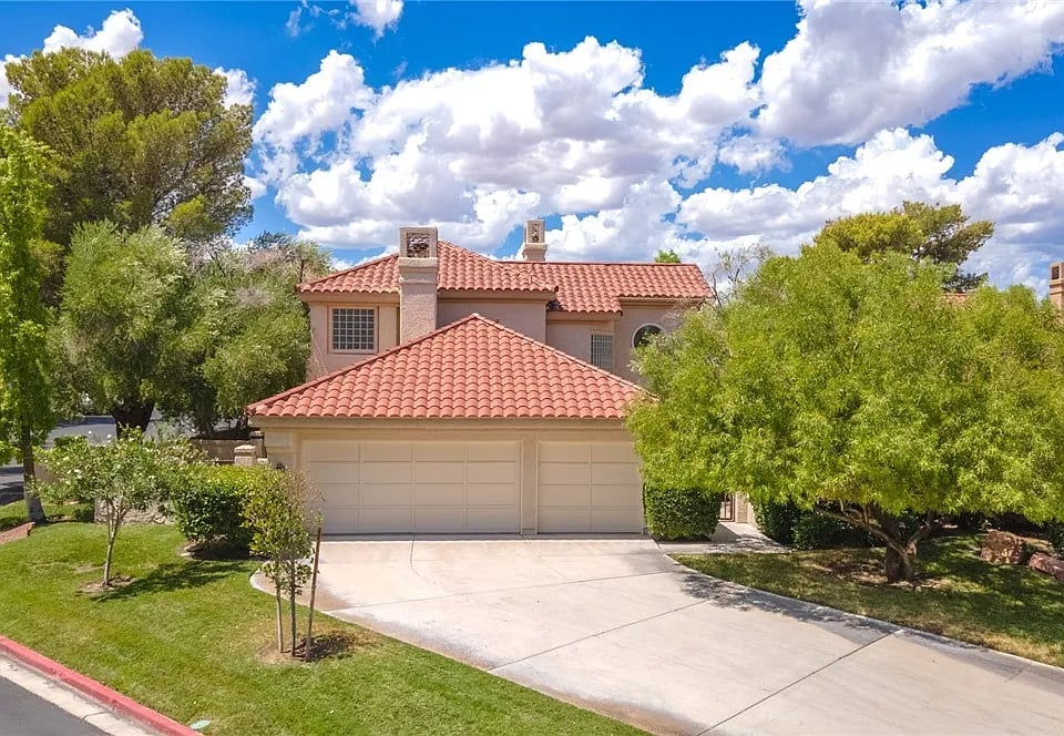 7402 Mission Hills Dr