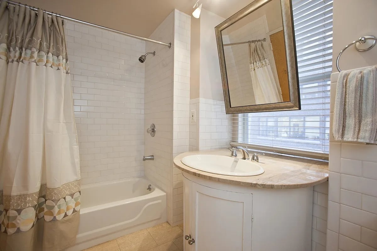 215 West 29th St ,Fl 4