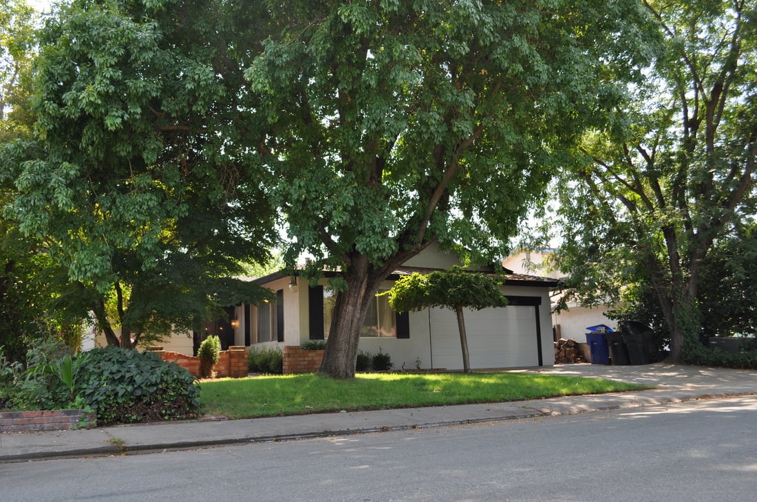 Home for Sale in College Greens - 8352 Marina Greens Sacramento, Ca 95826