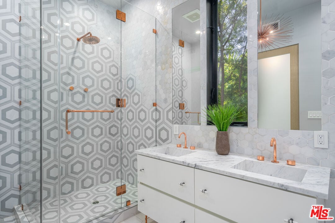 Meridian Reserve, Franklin Ave, 90046