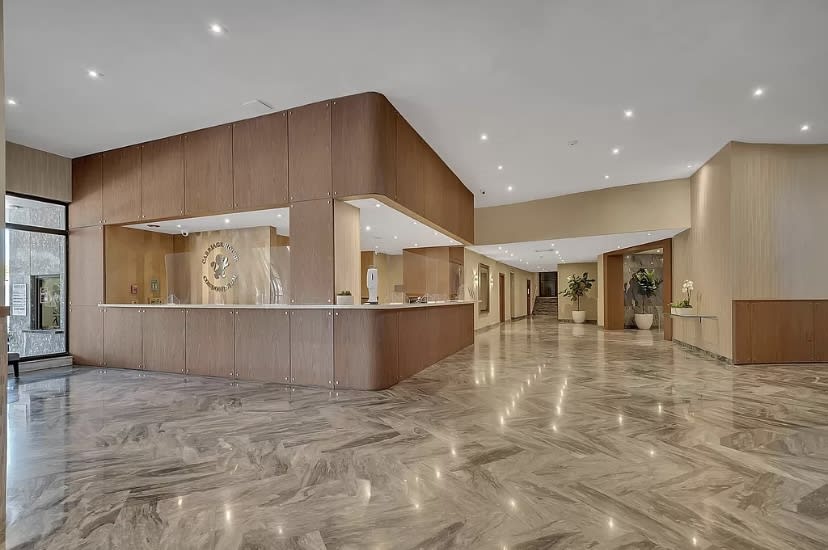 5401 Collins Ave #411 Miami Beach, Ocean View with Balcony