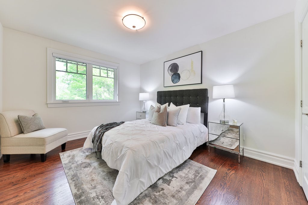 1293 Greenoaks Dr