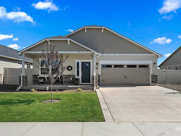 5741 E Lekeitio Village Dr