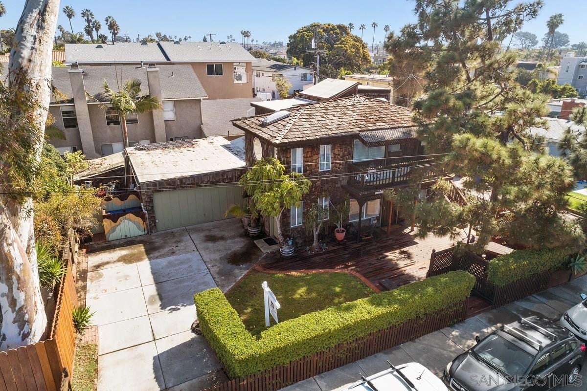 4273,4275 Dawes Street