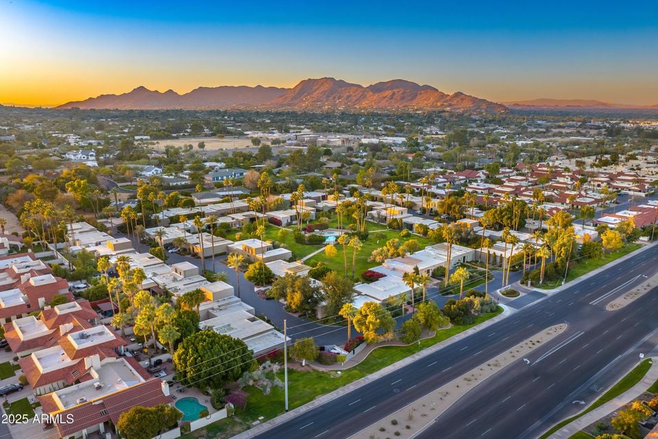 5652 N Scottsdale Rd