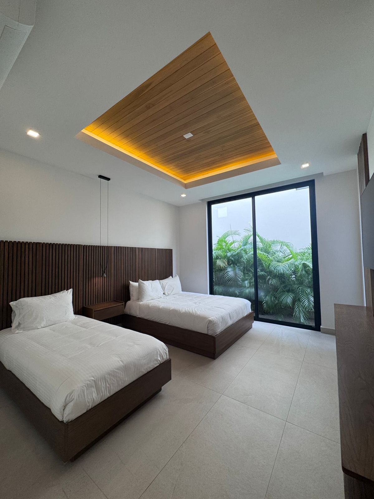 Turnkey Tropical-Modern 4BR Villa with Private Pool in Prestigious Hacienda Pinilla