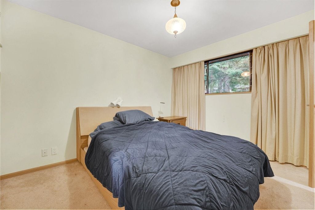 571 Glenross Rd