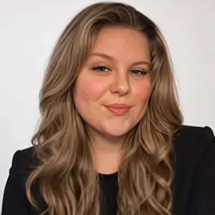 Sophia Sanders Pulaski, TN Real Estate Agent Headshot