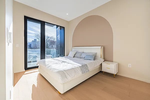 31-16 21st St Ste 5E