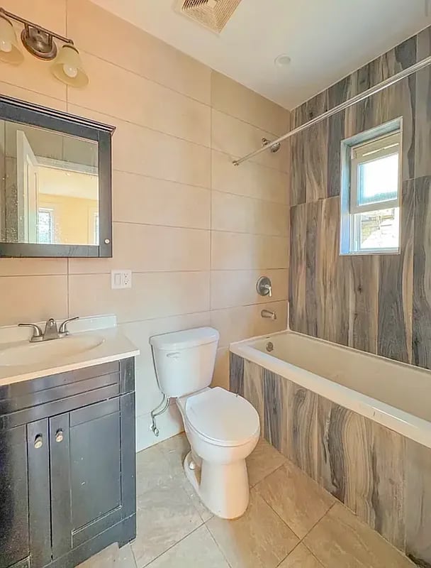 1479 East 34th Street #1R