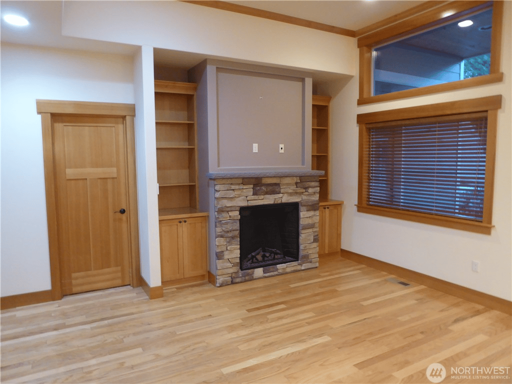 541 Village Dr