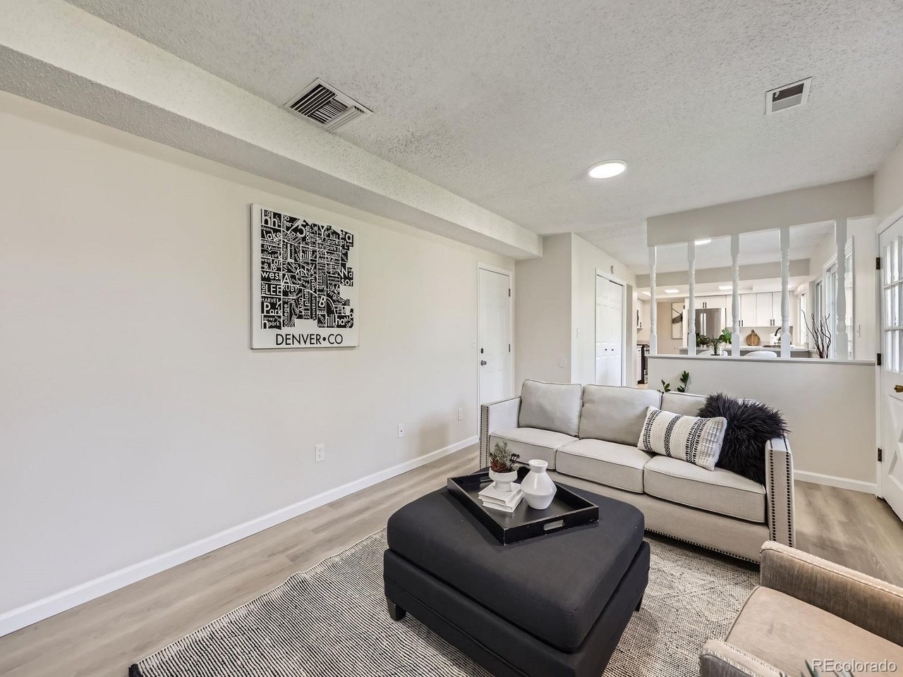 6768 Vivian St