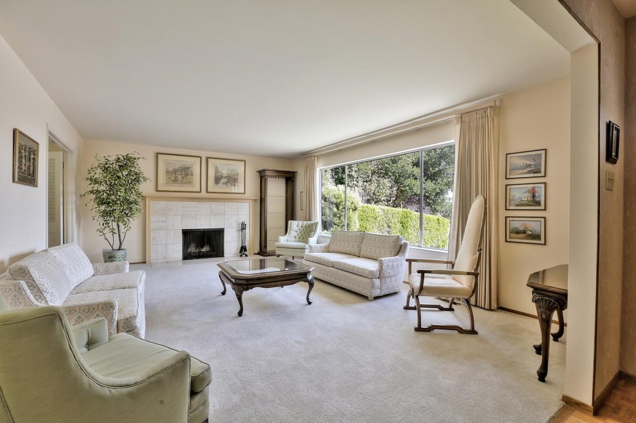 2950 Arguello Drive
