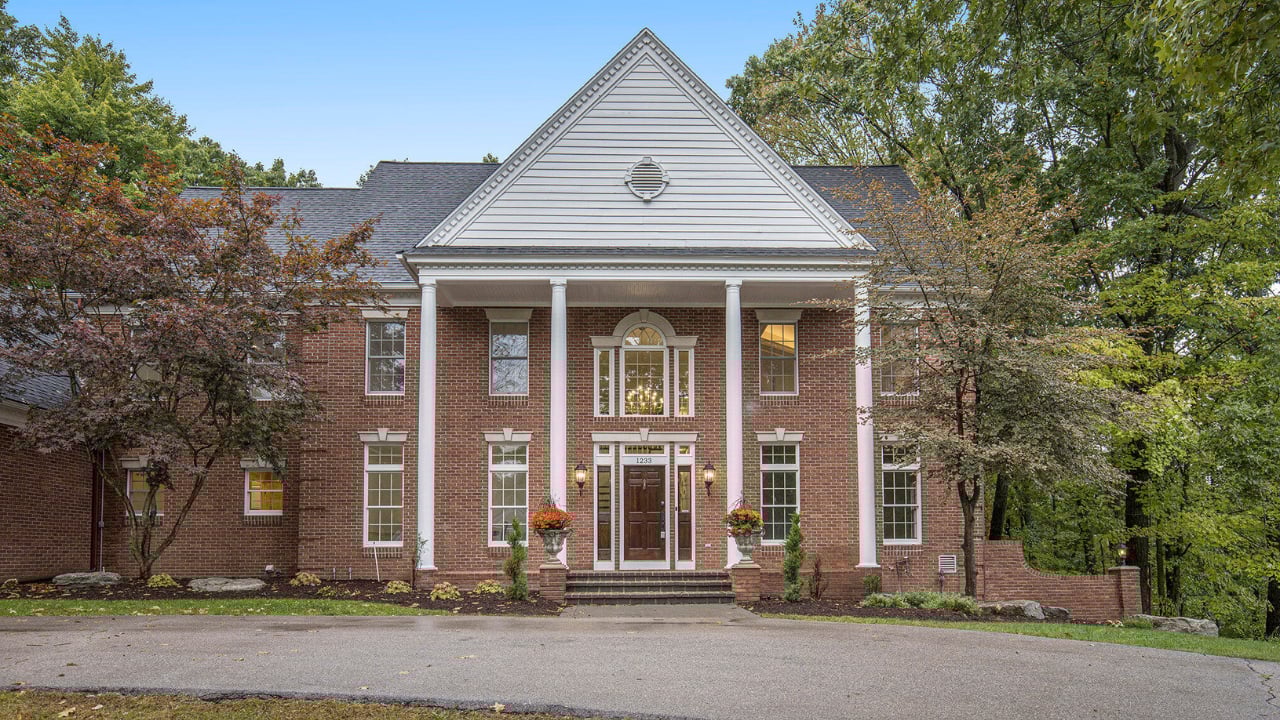 1233 Ballybunion Court SE