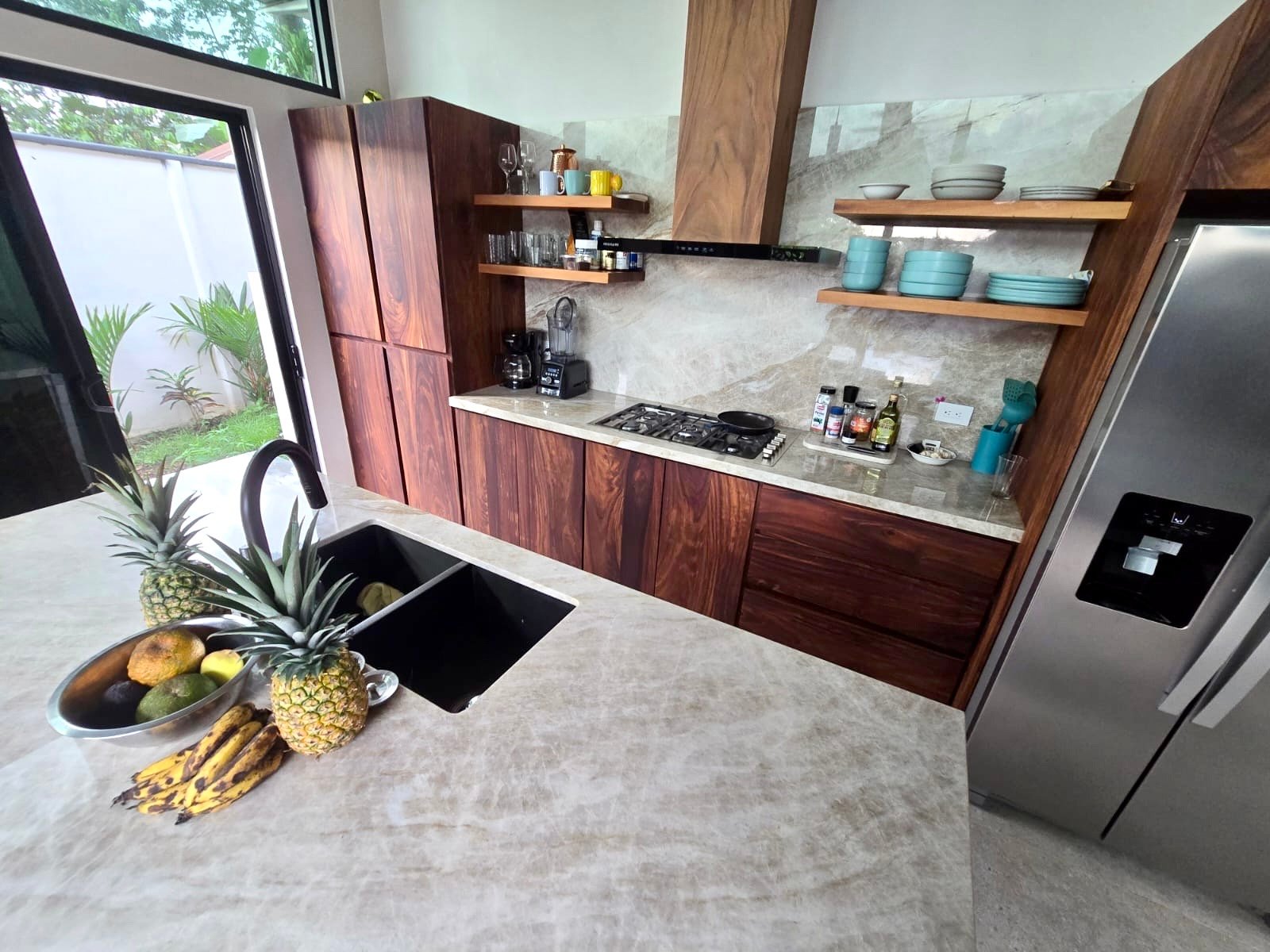 Tropical Modern Villa in Uvita – 3BR Retreat with Large Pool Near the Beach