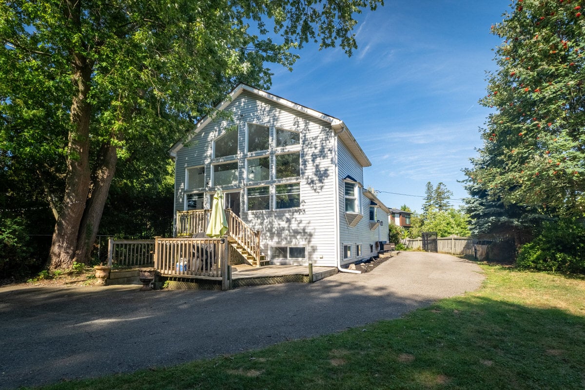 708 Montbeck Cres