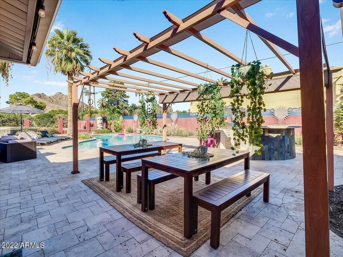 6802 E Paradise Pkwy