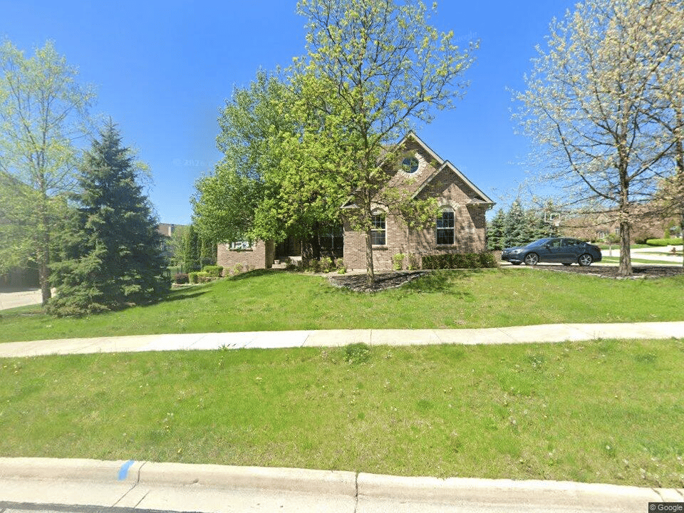 725 Quinlan Ct