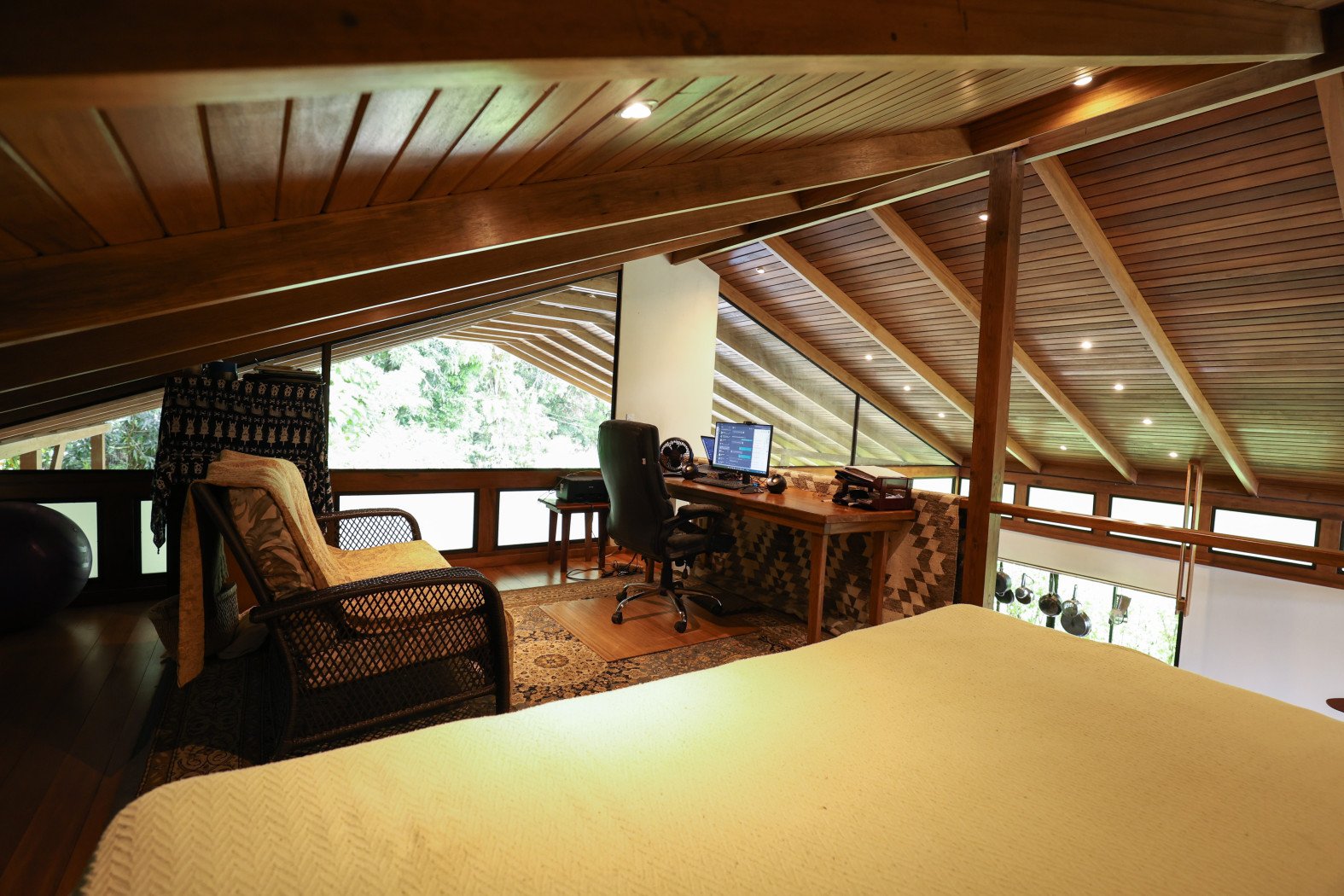TROPICAL RETREAT IN PLATANILLO – OCEAN VIEW HOME PLUS APARTMENT IN ESTABLISHED COMMUNITY – 0.88 ACRES