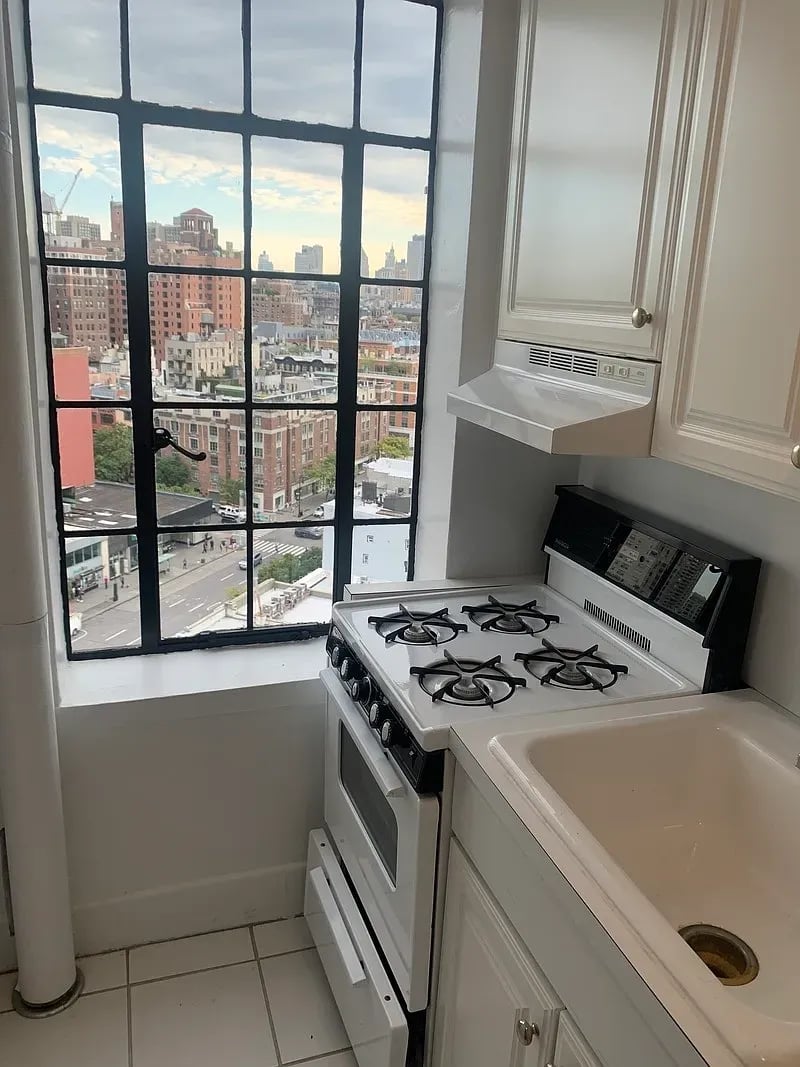 1 Christopher St, #15E