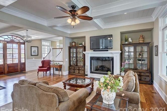 18300 Mainsail Pointe Dr