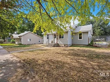 328 E Ave D