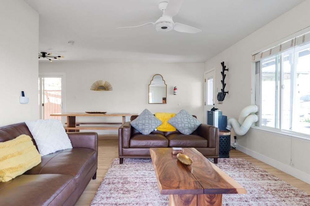 725 Lytton Station