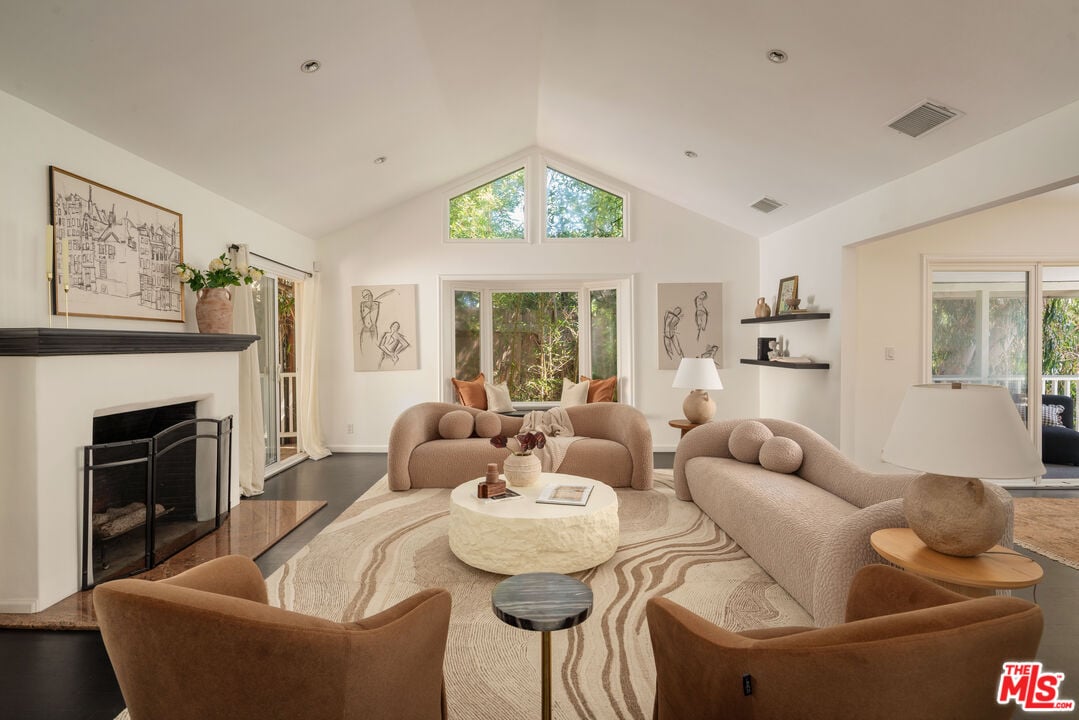 Windmere Pavilion, St Ives Dr, 90069