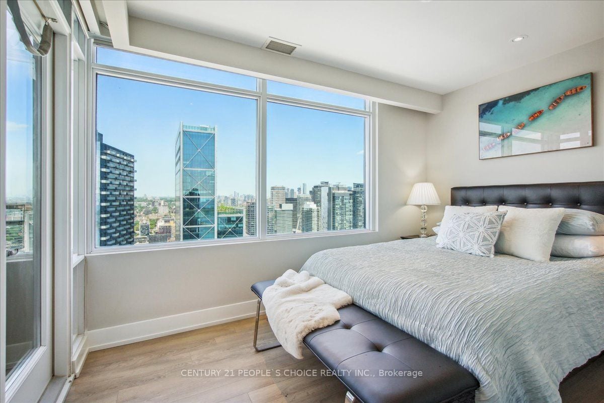 WATERFRONT PENTHOUSE BEAUTY 