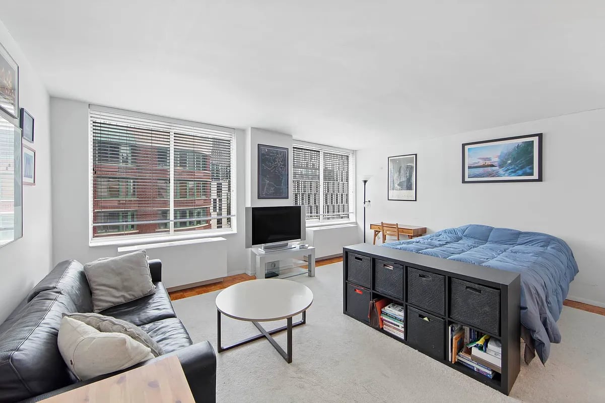 303 Greenwich Street Unit: 10F