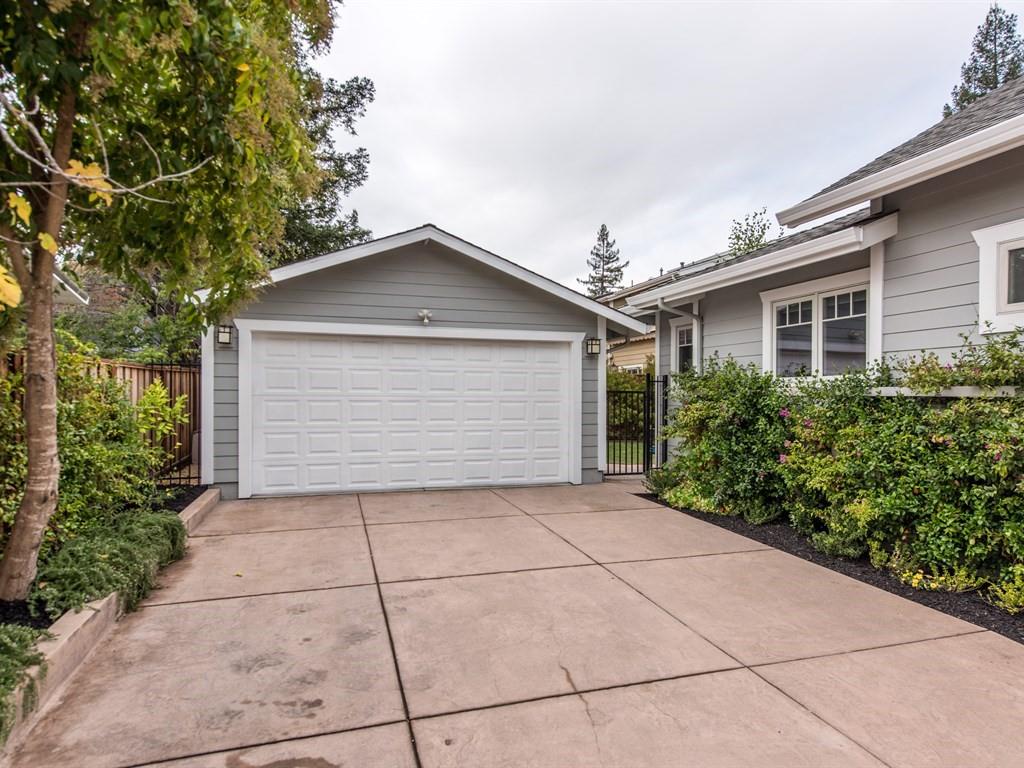 3330 Alameda De Las Pulgas